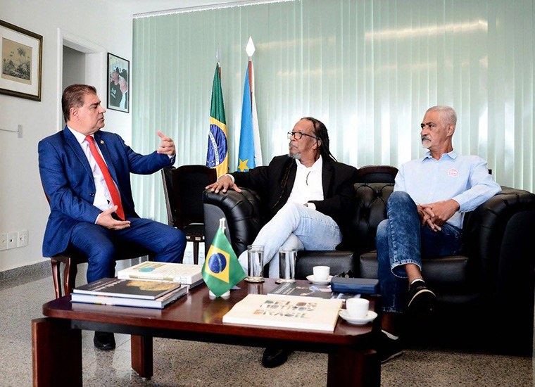 INTEGRANTES DA FCP VISITAM SENADOR NELSINHO TRAD