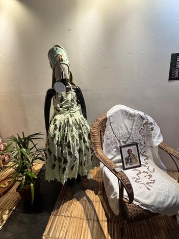 Exposição Saberes Ancestrais Não Cabem na Sala de Aula, da artista plástica Cláudia Fassini