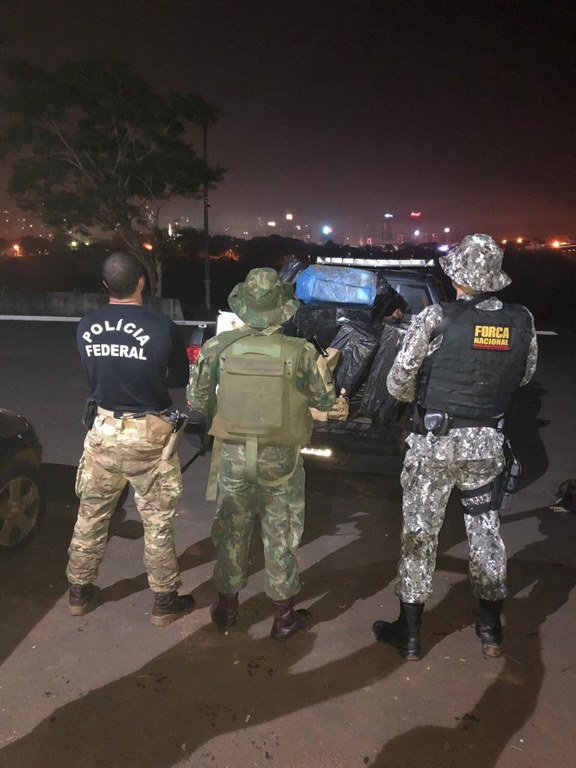 Ação Integrada combate contrabando de cigarros em Foz.jpg