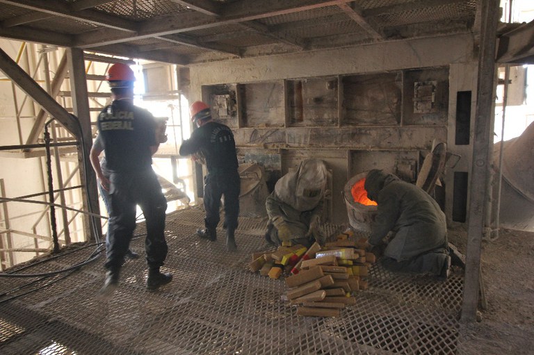 PF INCINERA QUASE 6 TONELADAS DE DROGAS APREENDIDAS.JPG