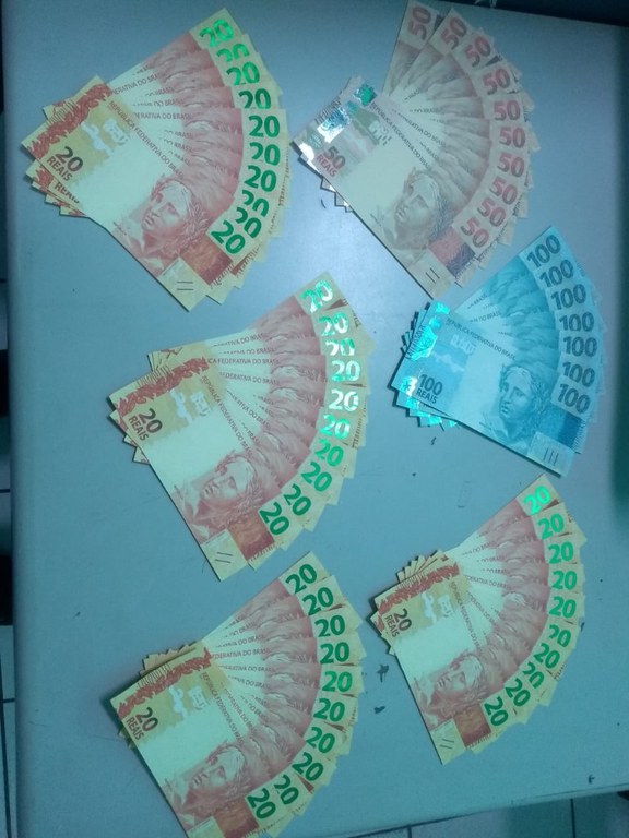 notas apreendidas.jpg