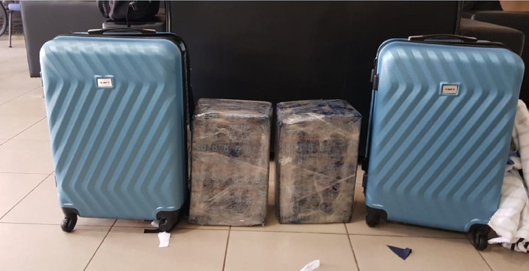apreensão de maconha aeroporto PE 2.jpg
