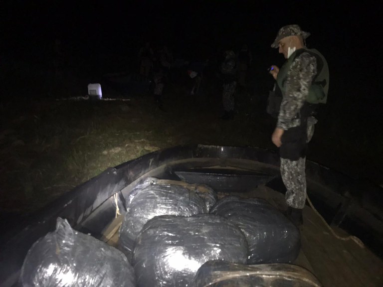 apreensão maconha foz 4.jpg