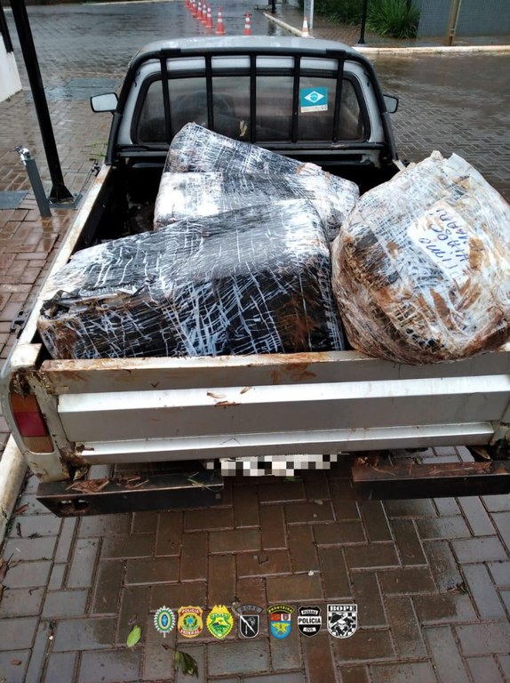 apreensão de cigarros e eletrônicos PR 3.jpg