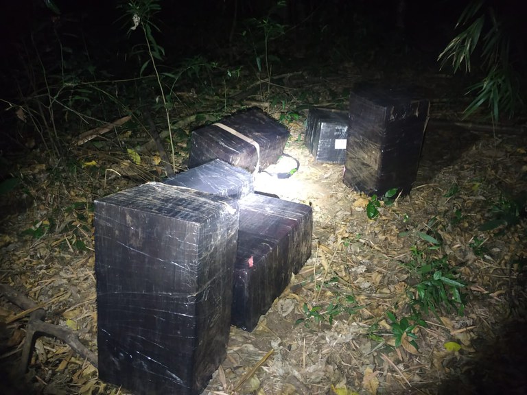 apreensão cigarros Foz setembro 3.jfif