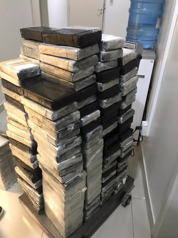 Droga apreendida em porto CE 2.jpg