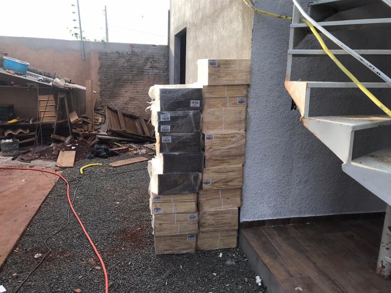 mercadorias apreendidas em Foz 2.jpg