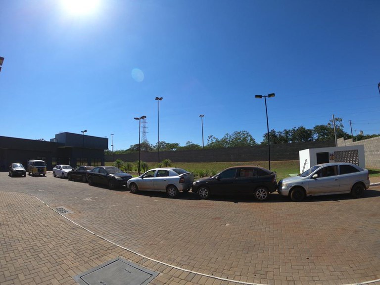 apreensão veículos e cigarros guaíra PR.jpg