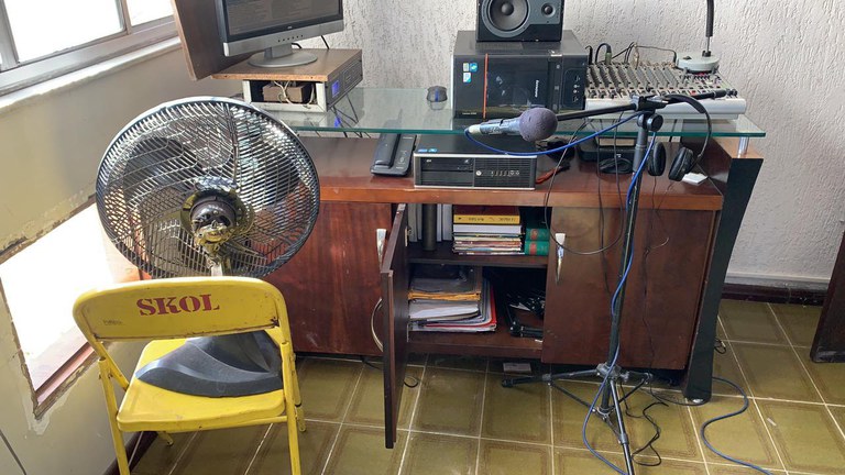 radio clandestina rj.jfif