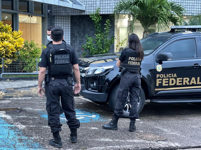 Polícia Federal cumpre mandado de prisão contra servidor da Secretaria de  Saúde do Amapá — Português (Brasil)
