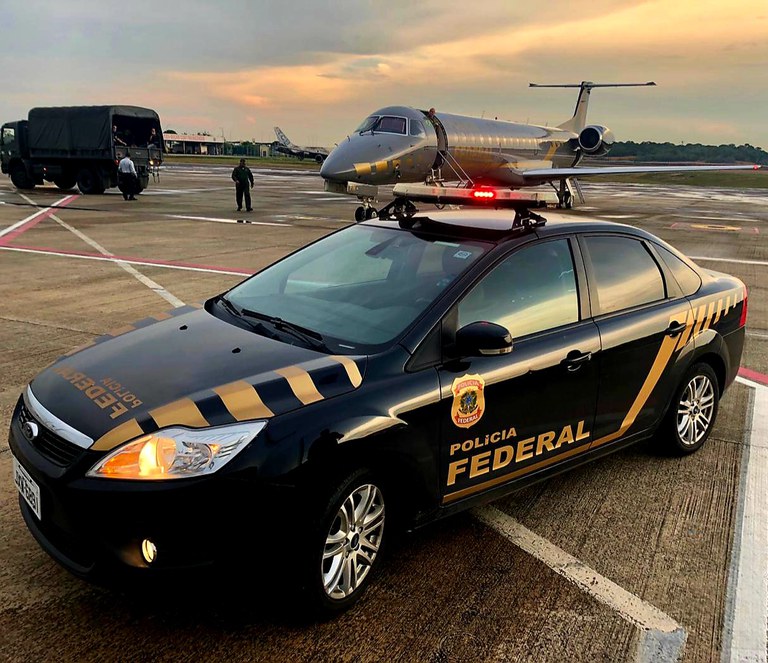 Aeroporto: Área Restrita: agente da PF suspeito de contrabando participou  de série de TV sobre combate ao crime em aeroportos