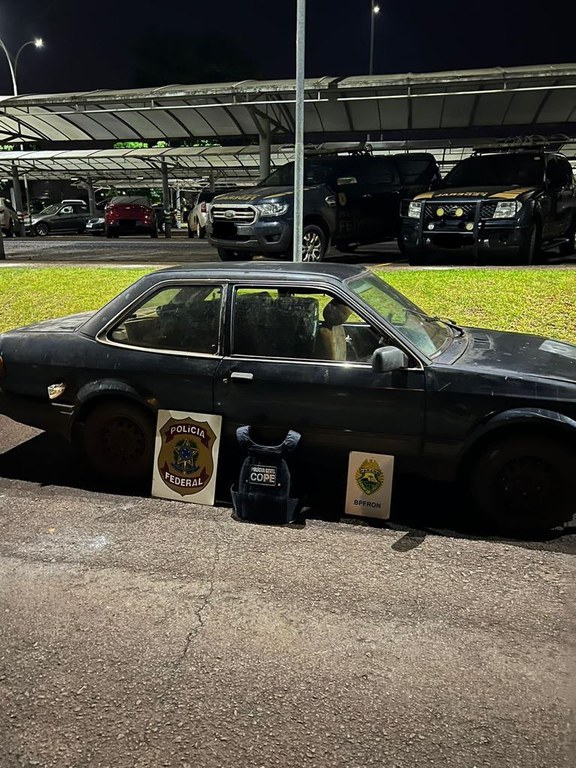 imagem com a tarja.jpg