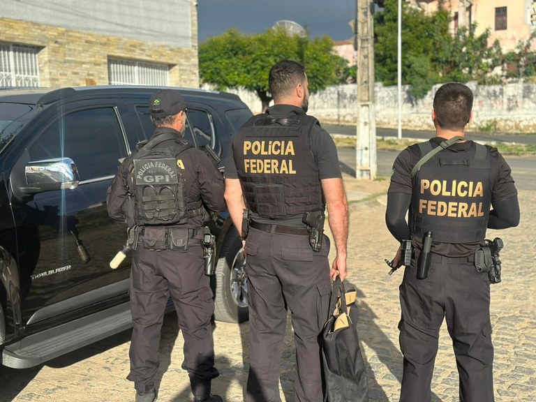 POLÍCIA FEDERAL DEFLAGRA OPERAÇÃO E PRENDE TRÊS PESSOAS EM ITAPORANGA