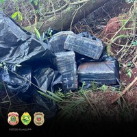 Ação integrada entre PF, PC e PM apreende embarcações com cigarros e drogas