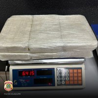 PF apreende adolescente com cocaína em Foz do Iguaçu/PR