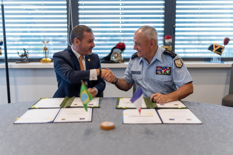 ff8f4fed-4a19-4a5c-9d75-7c9f594b2b6f.jfif