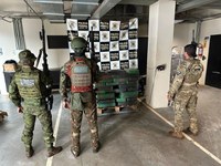 PF, BPFRON e Exército apreendem mais de 650 kg de maconha em Guaíra/PR