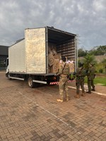 PF, BPFRON e Exército Brasileiro apreendem aproximadamente 400 caixas de cigarros contrabandeados no Paraná