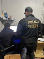 PF prende homem em flagrante pelos crimes de armazenamento e divulgação de material de abuso sexual infantojuvenil