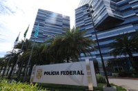 Polícia Federal cumpre mandados judiciais expedidos pelo STF