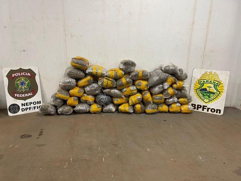 PF e PM prendem homem com droga na margem do Rio Paraná