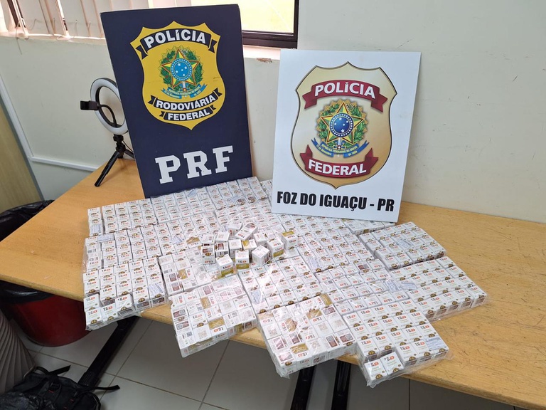 PF e PRF apreendem mais de 1.600 ampolas de medicamento irregular em ônibus na BR-277