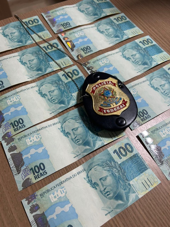 PF prende mulher em flagrante ao receber cédulas falsas em Concórdia/SC