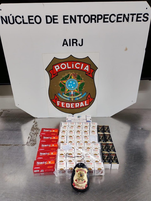 PF prende homem com medicamentos e anabolizantes no Aeroporto do Galeão