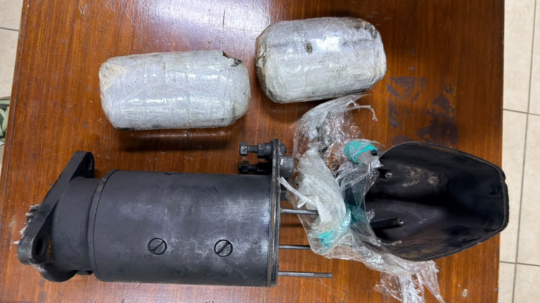 Polícia Federal apreende 2 kg de haxixe escondidos em motor