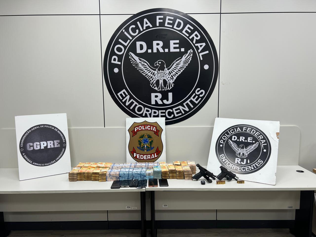 PF prende cinco homens e apreende R$ 800 mil em Niterói