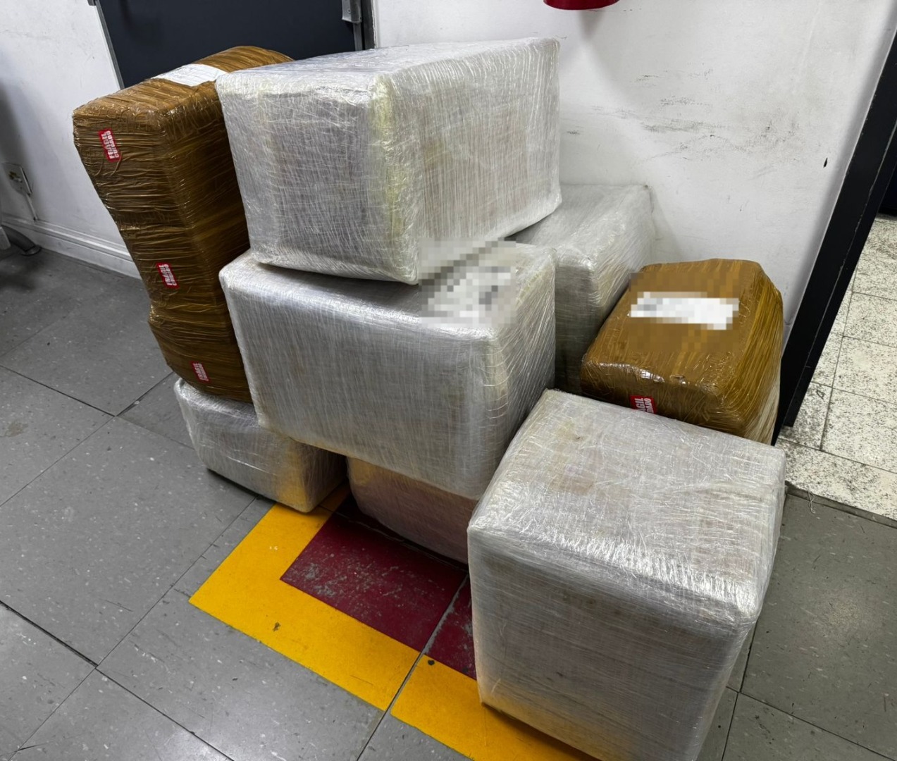 PF apreende 400 kg de cocaína e realiza prisões em flagrante no combate ao tráfico internacional