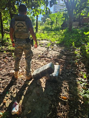 PF e PM apreendem mais de 40 kg de maconha na fronteira