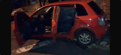 PF e PM/PR apreendem veículo com 10 mil maços de cigarros contrabandeados
