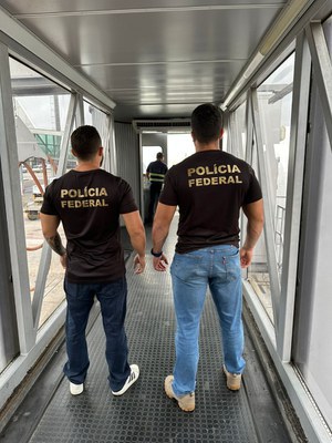 PF prende dois foragidos da justiça no Aeroporto de Manaus