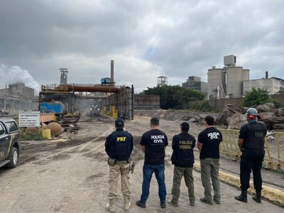 PF incinera 1,7 tonelada de drogas em Volta Redonda/RJ