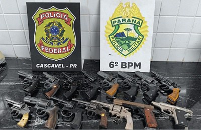 PF e PM/PR apreendem 15 armas de fogo e prendem 2 suspeitas
