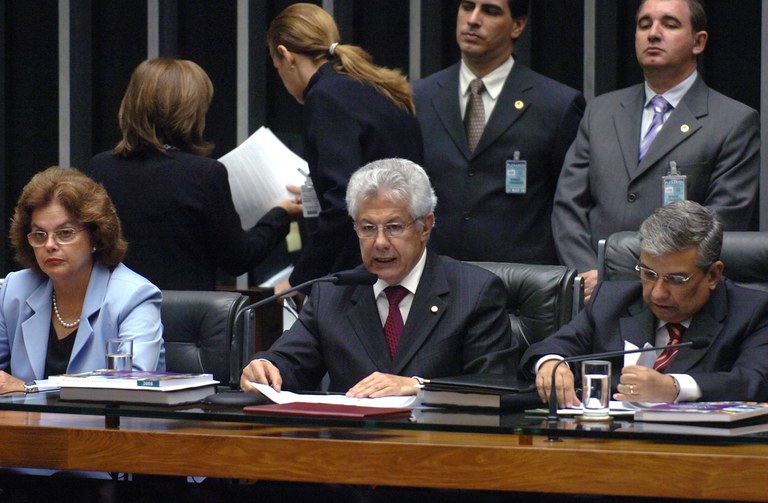 Presidente da Câmara, deputado Arlindo Chinaglia (ao centro), destaca temas durante solenidade de abertura do ano legislativo - FOTO: Laycer Tomaz/AC