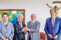 Lula talks about PAC projects and energy transition with the president of the Asian Infrastructure Investment Bank