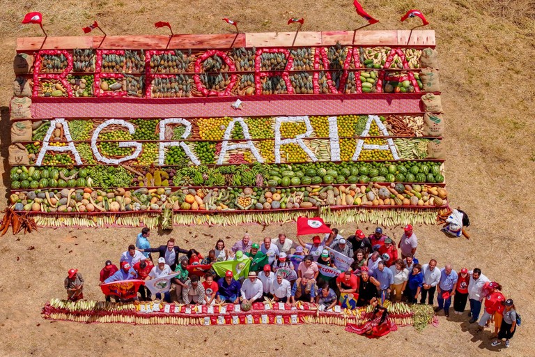 Lula: “Land must belong to the people so they can produce”
