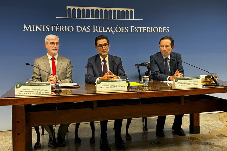 Lula fortalece laços com Japão e Vietnã em visitas estratégicas na Ásia