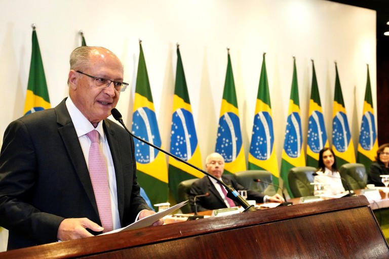 Alckmin lê discurso de Lula.jpg