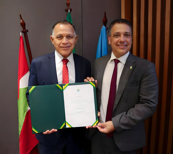 Posse do novo Po Ferreiresidente da Comissão de Ética Pública, Manoel Caetano e o ex-Presidente da CEP Edson Leonardo Dalescio Sa Teles  