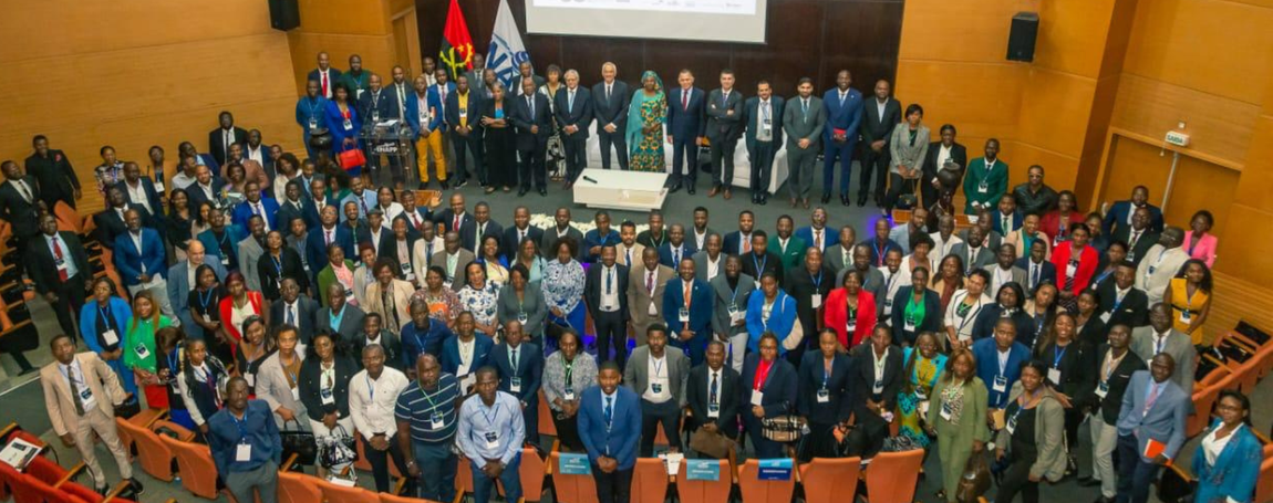 Participantes de Conferência em Angola