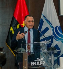 Presidente da CEP participa de evento em Angola