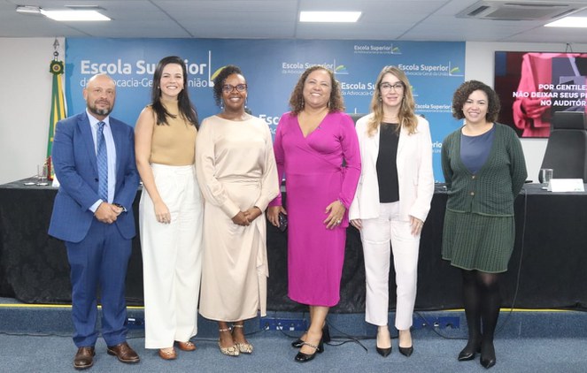 Mesa que tratou sobre Combate ao Assédio Moral e Sexual contou com a participação da conselheira Marcelise de Miranda