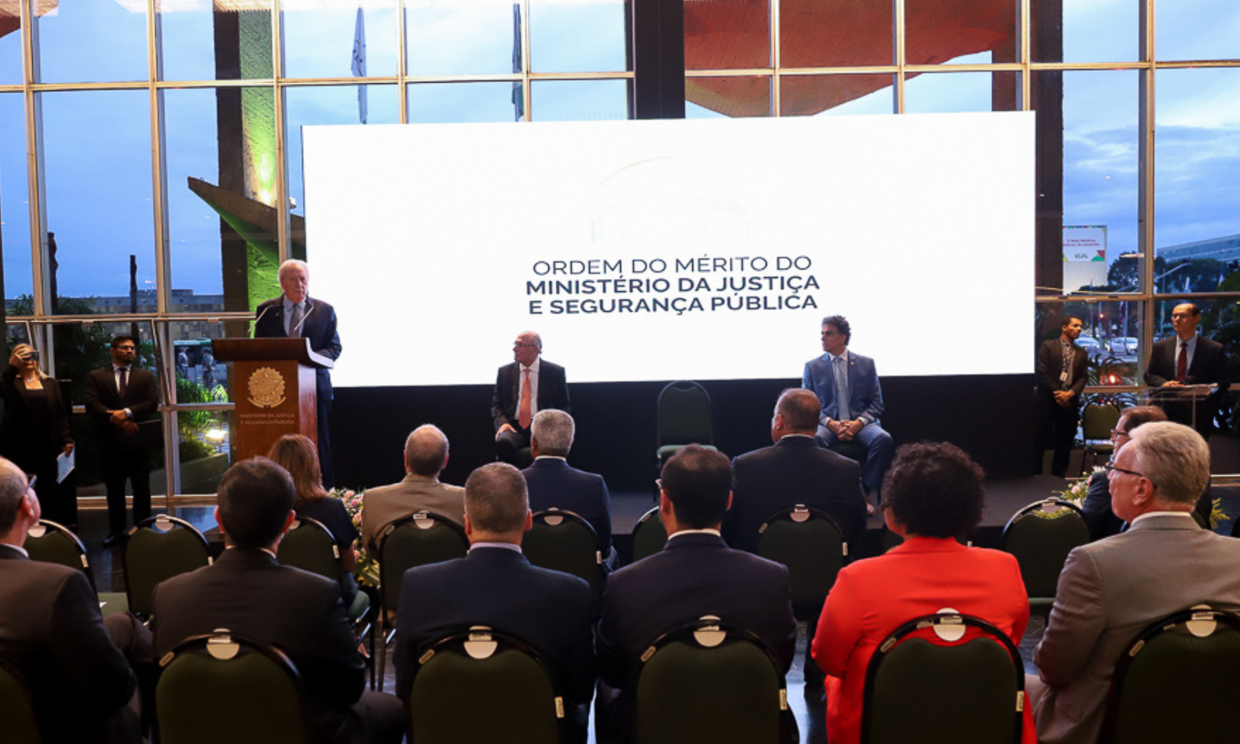 Georghio Alessandro Tomelin é condecorado pelo Ministério da Justiça com a Medalha da Ordem do Mérito