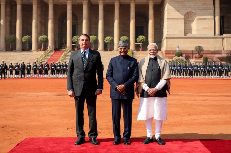 Reunião com primeiro-ministro e troca de atos são primeiros compromissos do Presidente na Índia