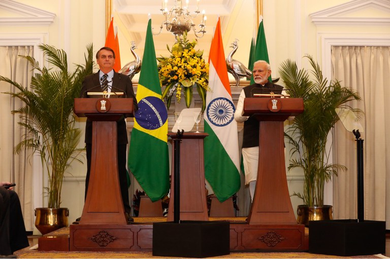 Em visita à Índia, Bolsonaro fecha 15 acordos para alavancar cooperação bilateral