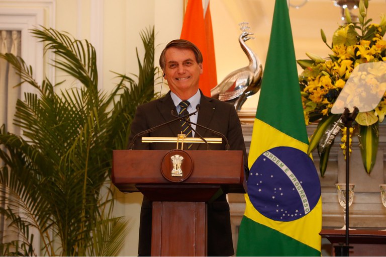 "Pela potencialidade das nossas nações, vamos avançar e muito", diz Bolsonaro na Índia
