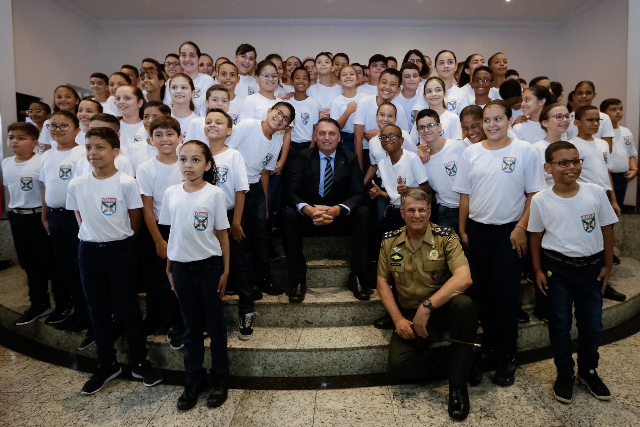 Exército aceita matricular filha de Bolsonaro em Colégio Militar